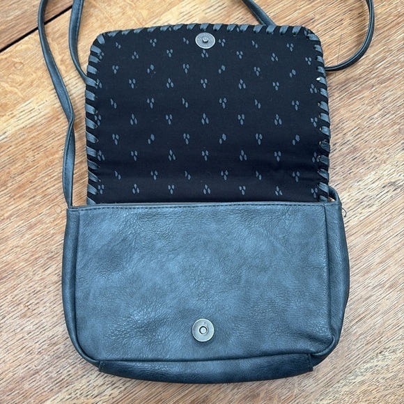 Roxy Quiksilver Faux Leather Crossbody Bag - Picture 3 of 6